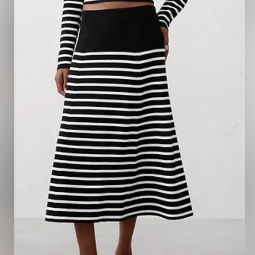 New with tag , Banana Republic mid skirt